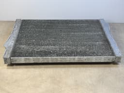 BMW Genuine BMW X5 E70 X6 E71 Engine Cooling Water Radiator 17117533472 — thumbnail 9