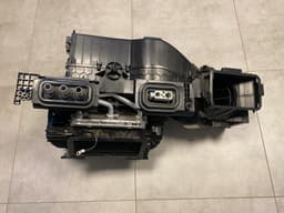 BMW GENUINE BMW X5 E70 X6 E71 CONDITIONING HEATER BLOWER HOUSING BOX LHD 64119127184 — thumbnail 1