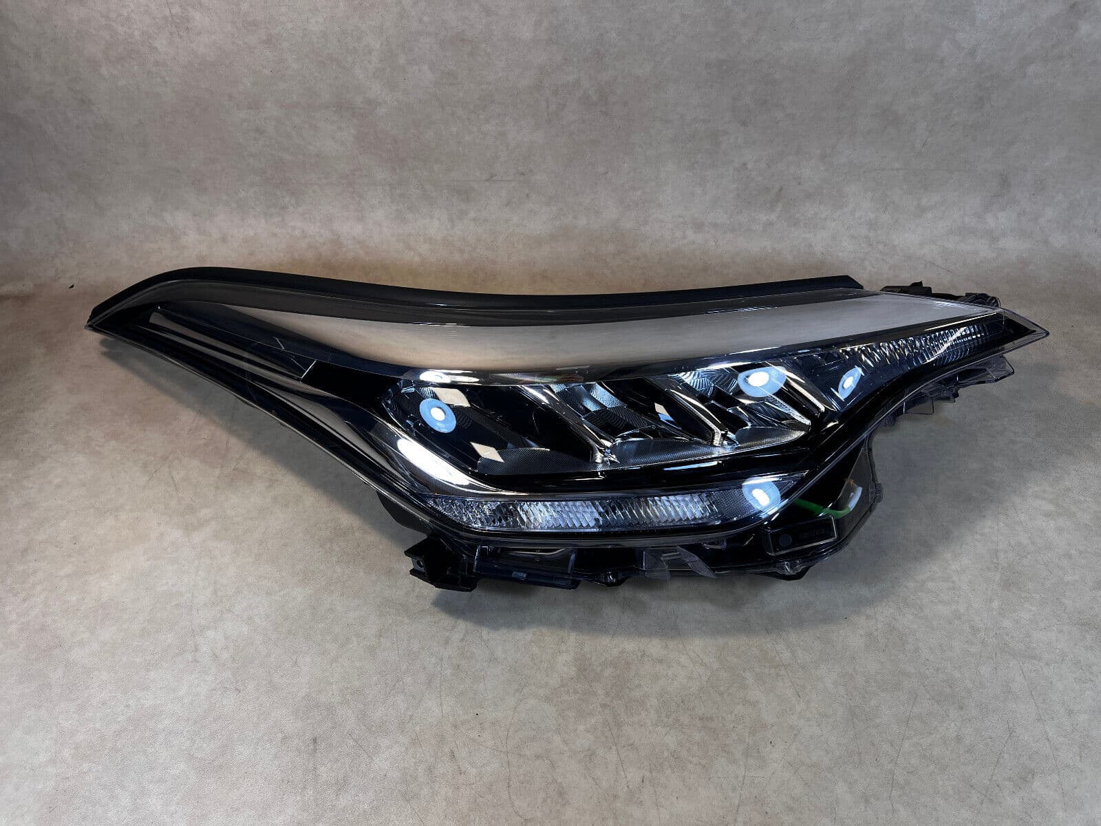 TOYOTA Headlight RH Unit Toyota C-HR 2016-2020 Full LED Right LHD Car 81110-F4180-00