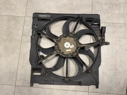 BMW Genuine BMW X5 E70 X6 E71 Fan housing with fan Engine Cooling 600W 17427796572 — thumbnail 7