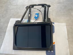 VW VW Touareg GENUINE Right Rear Window Lift With Glass 7L0839462D — thumbnail 9