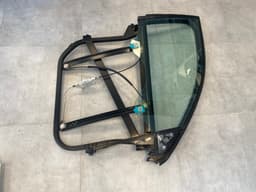 VW VW Touareg GENUINE Right Front Window Lift With Glass 7L0837354 — thumbnail 2