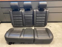 VW GENUINE VW TOUAREG 2004-2010 REAR SEATS — thumbnail 1
