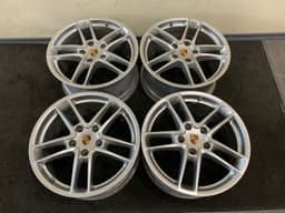 BMW Porsche Panamera 970 Turbo II Genuine Alloy Wheels Rim SET R19 9J 10J Facelift — thumbnail 1