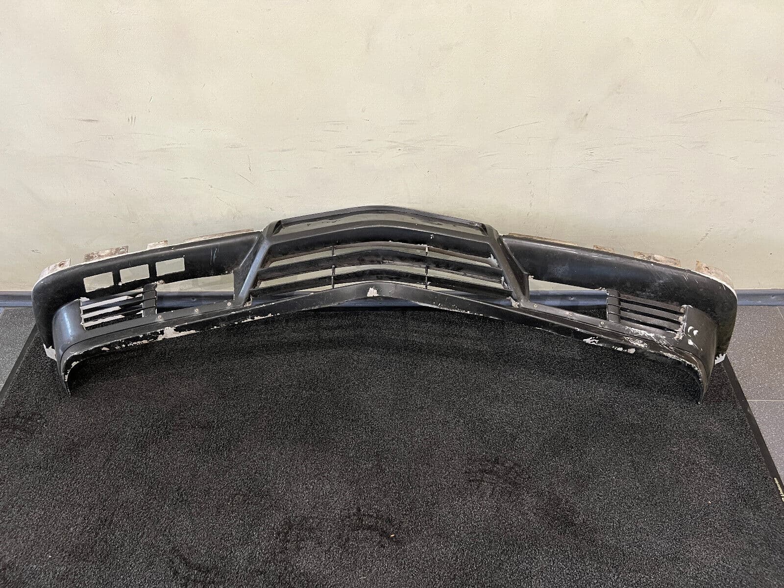 BMW 7 E23 GENUINE FRONT BUMPER TRIM SPOLER FACELIFT FROM 09/1982 Year