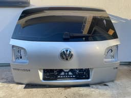 VW VW Touareg GENUINE Rear Trunk 7L6827445C — thumbnail 1