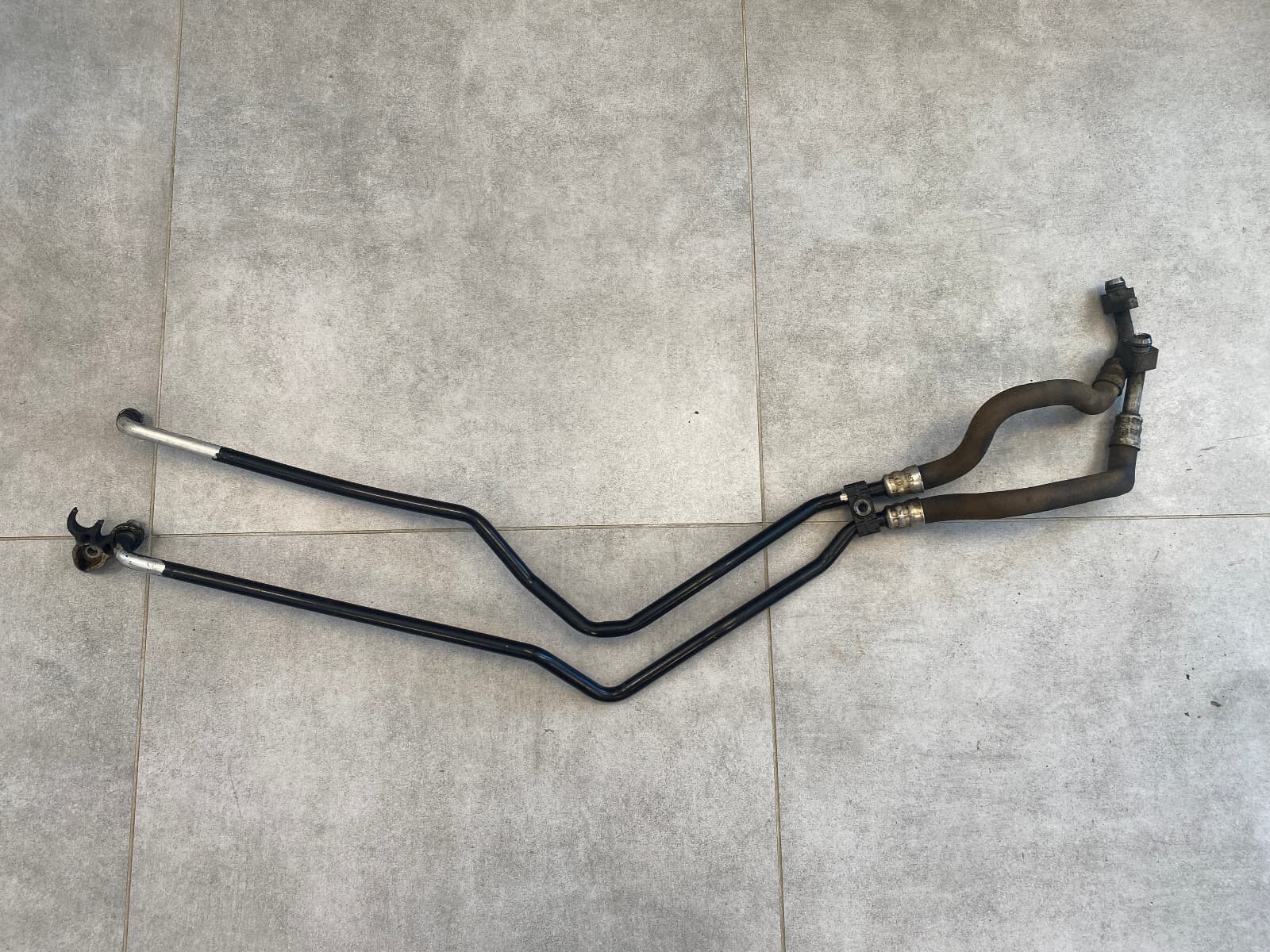 GENUINE BMW X5 E70 X6 E71 Oil cooling pipe outlet 17227795491