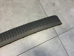 LAND ROVER GENUINE Land Rover Range Rover Sport L320 Rear Bumper Step Pad LR015131 — thumbnail 4