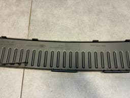 LAND ROVER GENUINE Land Rover Range Rover Sport L320 Rear Bumper Step Pad LR015131 — thumbnail 6