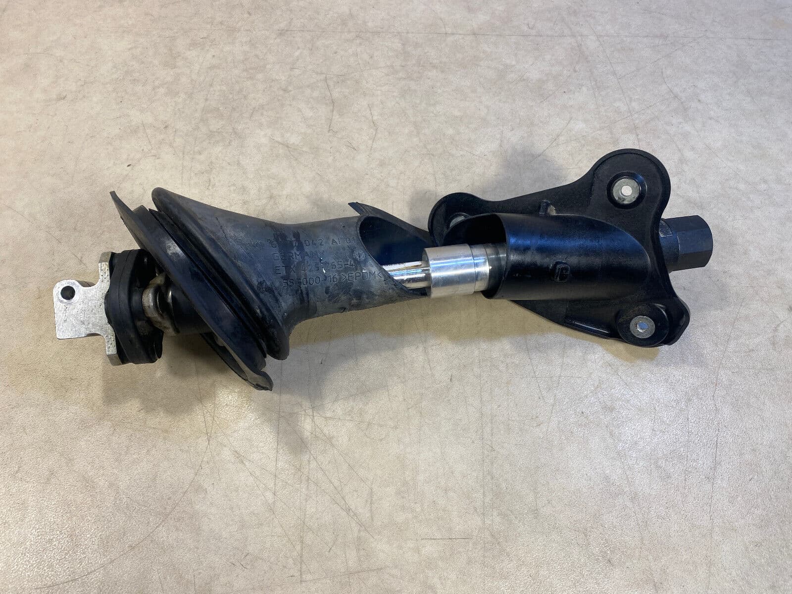 GENUINE BMW X5 E70 X6 E71 E72 Steering wheel column 32677410803