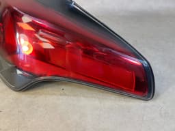 TOYOTA GENUINE TOYOTA RAV4 RH REAR RIGHT OUTER SIDE TAIL LIGHT 81555-42200 LHD EUR SPEC — thumbnail 4