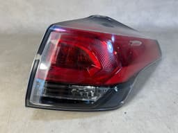 TOYOTA GENUINE TOYOTA RAV4 RH REAR RIGHT OUTER SIDE TAIL LIGHT 81555-42200 LHD EUR SPEC — thumbnail 2