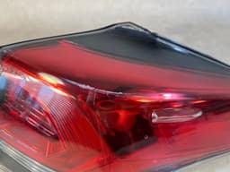 TOYOTA GENUINE TOYOTA RAV4 RH REAR RIGHT OUTER SIDE TAIL LIGHT 81555-42200 LHD EUR SPEC — thumbnail 3