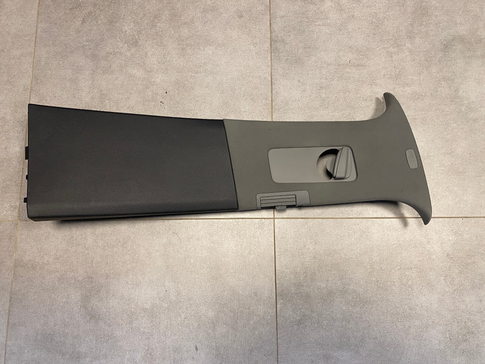 VW VW Touareg GENUINE B Pillar Cover Trim Right Side 7L0868312