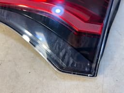 TOYOTA GENUINE TOYOTA RAV4 RH REAR RIGHT INNER SIDE TAIL LIGHT 81580-42030 LHD EUR SPEC — thumbnail 3
