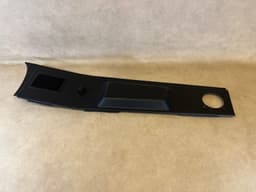 MERCEDES-BENZ Mercedes G class W463 Rear LH Genuine Trim Cover D-Pillar A4636941725 — thumbnail 1
