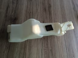BMW BMW 5 E34 518i 520i OEM washer tank 61668351646 61661384674 — thumbnail 6