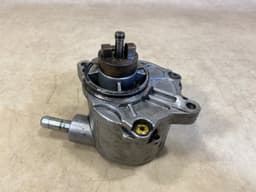 MERCEDES-BENZ Mercedes G class W463 4.0 cdi G400 Genuine Vacuum Pump A6282300065 — thumbnail 1