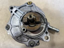 MERCEDES-BENZ Mercedes G class W463 4.0 cdi G400 Genuine Vacuum Pump A6282300065 — thumbnail 7