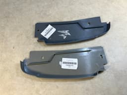 BMW BMW 7 E23 GENUINE Front Wheel Arch Fender Cover Housing x2 psc — thumbnail 8