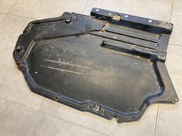 BMW OEM BMW X5 E70 E70 LCI X6 E71 E72 Underride portection, tank, left 51757158405 — thumbnail 6