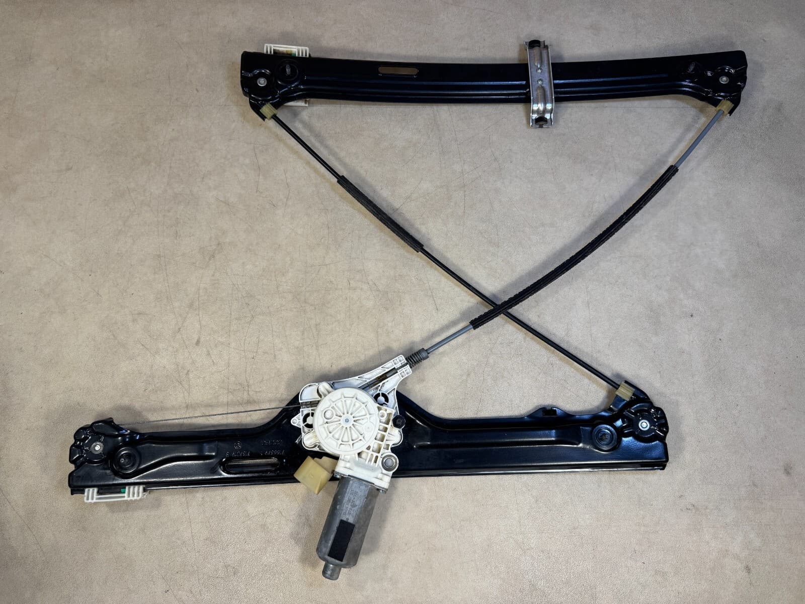BMW Genuine BMW X5 E70 CLI E70 FRONT LEFT WINDOW REGULATOR WITH MOTOR 51337166379