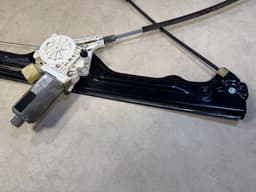 BMW Genuine BMW X5 E70 CLI E70 FRONT LEFT WINDOW REGULATOR WITH MOTOR 51337166379 — thumbnail 3