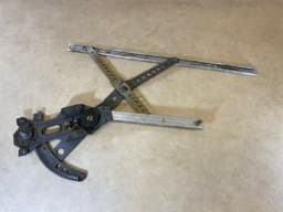 BMW BMW 7 E23 GENUINE Front Left Window Mechanic Regulator 51321867921 — thumbnail 1