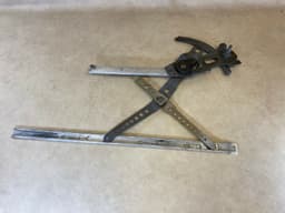 BMW BMW 7 E23 GENUINE Front Left Window Mechanic Regulator 51321867921 — thumbnail 4