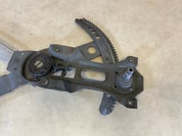 BMW BMW 7 E23 GENUINE Front Left Window Mechanic Regulator 51321867921 — thumbnail 5