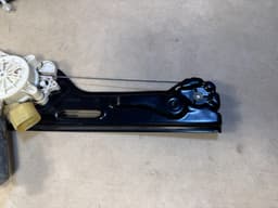 BMW Genuine BMW X5 E70 CLI E70 REAR RIGHT WINDOW REGULATOR WITH MOTOR 51357166382 — thumbnail 4