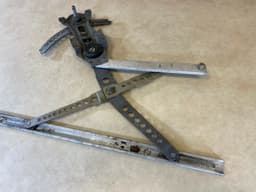 BMW BMW 7 E23 GENUINE Front Right Window Mechanic Regulator 51321867922 — thumbnail 3