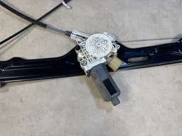 BMW Genuine BMW X5 E70 CLI E70 FRONT RIGHT WINDOW REGULATOR WITH MOTOR 51337166380 — thumbnail 3
