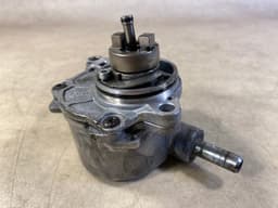 MERCEDES-BENZ Mercedes G class W463 4.0 cdi G400 Genuine Vacuum Pump A6282300065 — thumbnail 1