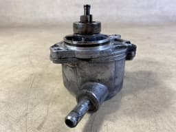 MERCEDES-BENZ Mercedes G class W463 4.0 cdi G400 Genuine Vacuum Pump A6282300065 — thumbnail 2