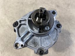 MERCEDES-BENZ Mercedes G class W463 4.0 cdi G400 Genuine Vacuum Pump A6282300065 — thumbnail 5