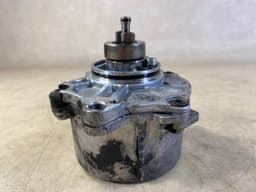 MERCEDES-BENZ Mercedes G class W463 4.0 cdi G400 Genuine Vacuum Pump A6282300065 — thumbnail 4