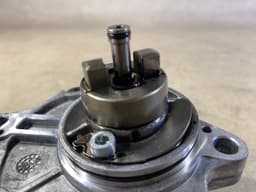 MERCEDES-BENZ Mercedes G class W463 4.0 cdi G400 Genuine Vacuum Pump A6282300065 — thumbnail 6