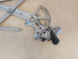 LEXUS Genuine Lexus RX330 RX350 RX400h Front Right Door Window Regulator with Motor — thumbnail 2