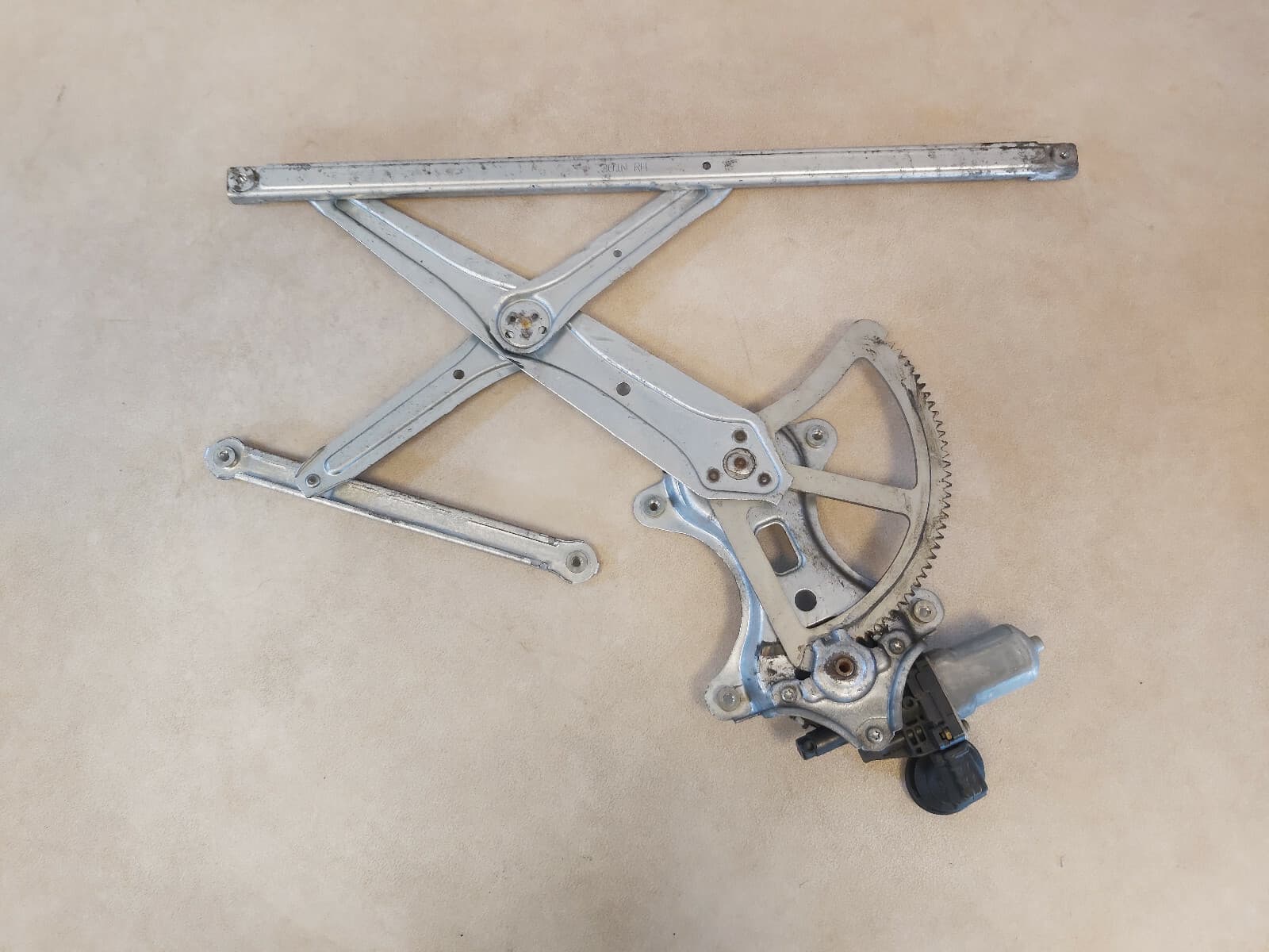 LEXUS Genuine Lexus RX330 RX350 RX400h Front Right Door Window Regulator with Motor