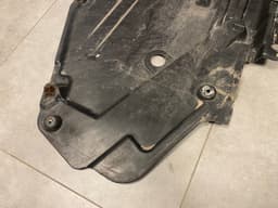 BMW GENUINE BMW X5 E70 E70 LCI X6 E71 E72 Underride portection tank right — thumbnail 4