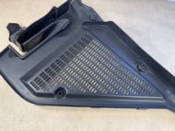 BMW GENUINE BMW X5 E70 LCI X6 E71 E72 RIGHT RH Cover for housing microfilter 108341 — thumbnail 4