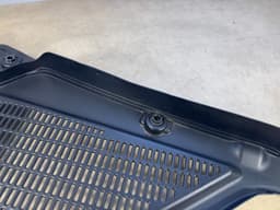 BMW GENUINE BMW X5 E70 LCI X6 E71 E72 RIGHT RH Cover for housing microfilter 108341 — thumbnail 6