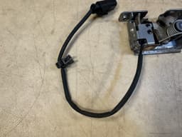 BMW Genuine BMW X5 E70 CLI X6 E71 E72 FRONT LEFT & RIGHT LOWER HOOD LOCK LATCH SET — thumbnail 10