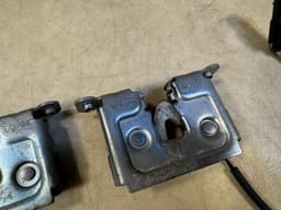 BMW Genuine BMW X5 E70 CLI X6 E71 E72 FRONT LEFT & RIGHT LOWER HOOD LOCK LATCH SET — thumbnail 4