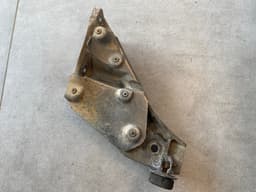 BMW GENUINE BMW X5 E70 Right Side Engine Bracket 22116772680 — thumbnail 3