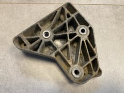 BMW GENUINE BMW X5 E70 X6 E71 Bracket, a/c compressor 64557799863 — thumbnail 6