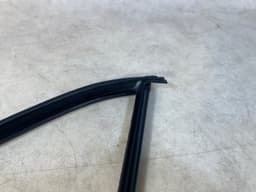 BMW GENUINE BMW 7 E23 Rear Right Rubber Window guide Door Seal Frame 51341917798 — thumbnail 4