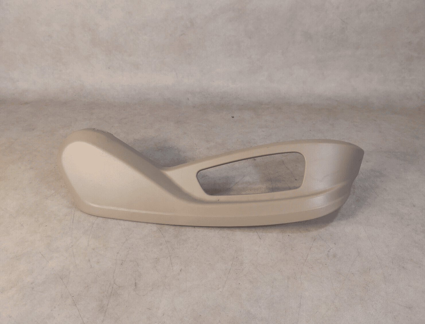 OEM BMW X5 X6 E70/LCI E71 E72 Front Right Passenger Trim, seat outer, 7170686