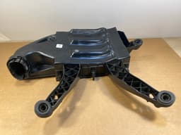 BMW BMW E70 X5 X6 E71 Intake Air filter housing bottom 13717798340 — thumbnail 3